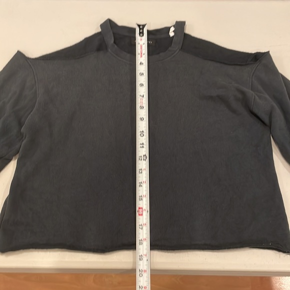 PacSun | L.A. Hearts Cold Shoulder Cutout Gray Sweatshirt - Picture 7 of 10